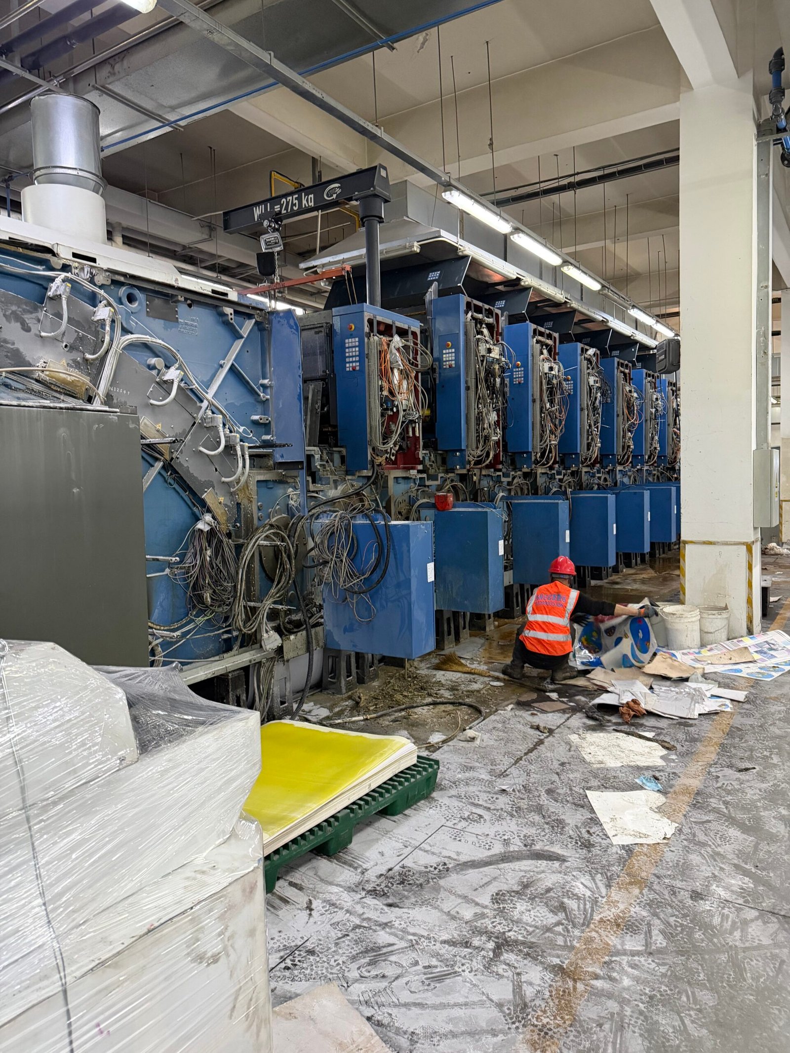 On-site printing machine dismantling