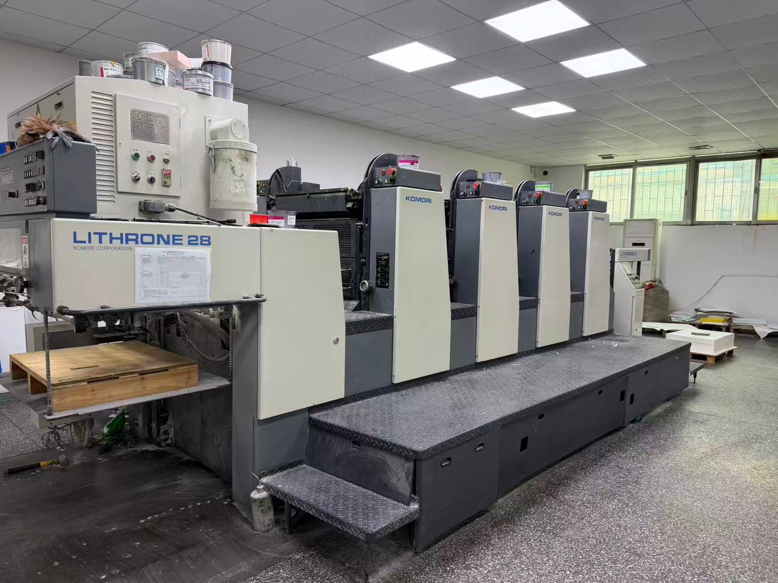 2001 Komori L-428 used printing machine