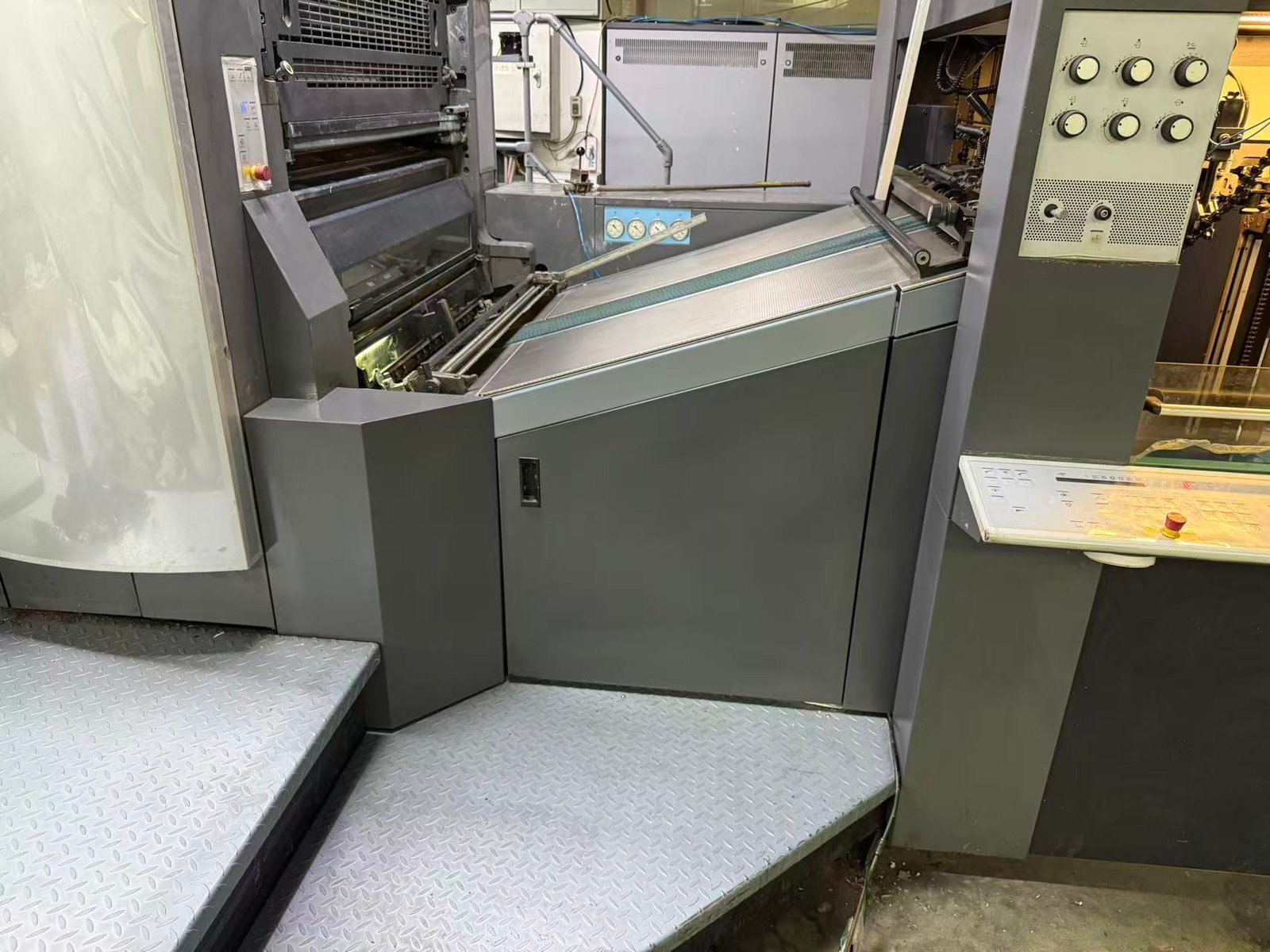 2018 Heidelberg CD 102-7+L UV used printing machine photo 4