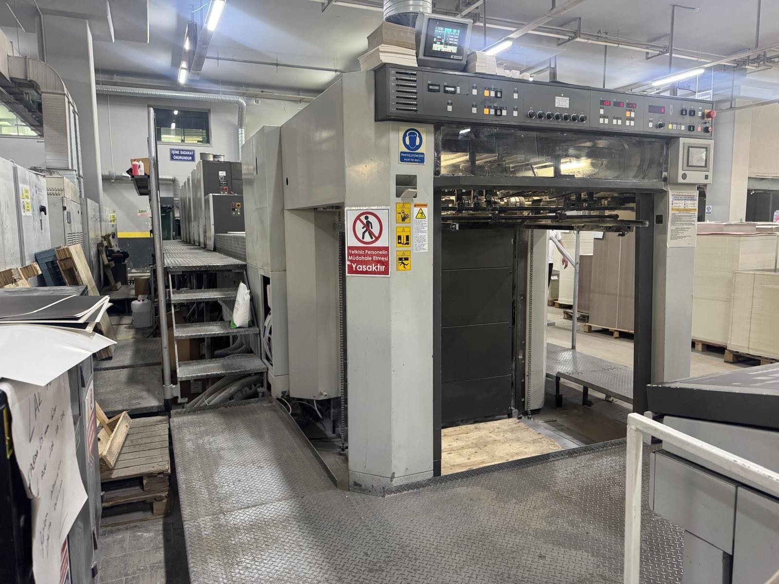 2004 KOMORI LS-640-C used printing machine photo 2