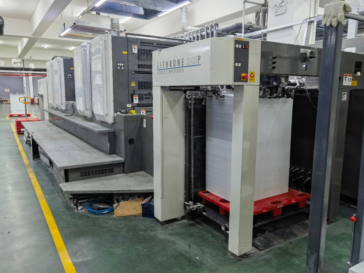2010 Komori LS-440P used printing machine photo 2