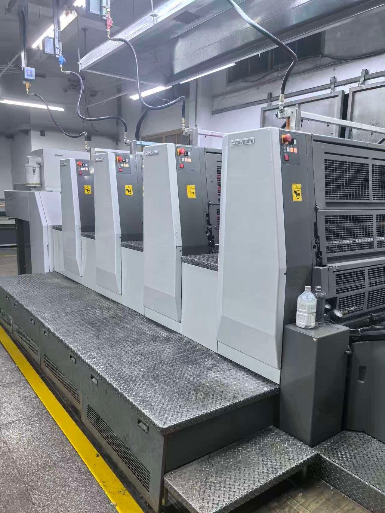 2019 Komori LA-437 used printing machine photo 2